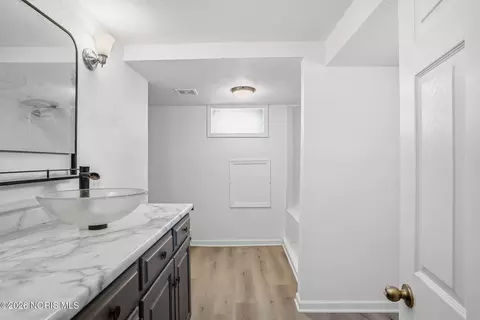 Bath - 239 Edith Ave, Findlay, OH 45840 photo 5 of 5