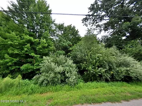 8420 Angola Rd, Holland, OH 43528