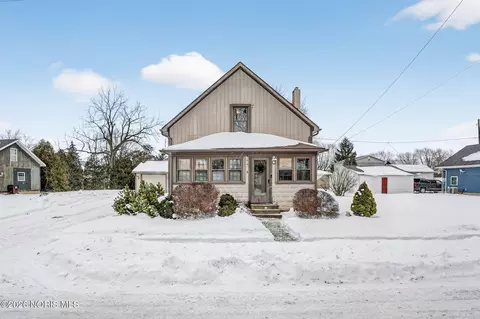 330 Fifth St, Clay Center, OH 43408