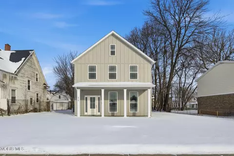 916 Fernwood Ave, Toledo, OH 43607