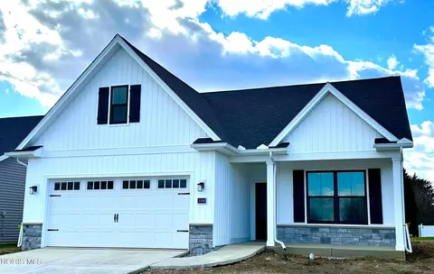 3358 Rivers Edge Dr, Perrysburg, OH 43551