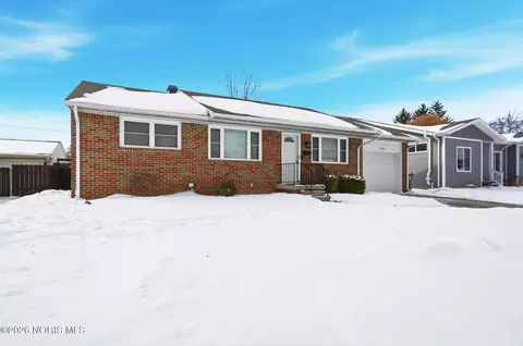 1313 Birch Ave, Maumee, OH 43537