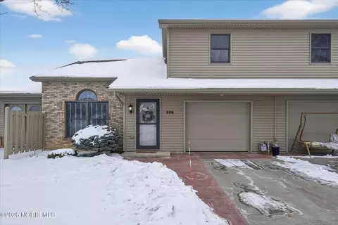328 W Lutz Rd, Archbold, OH 43502