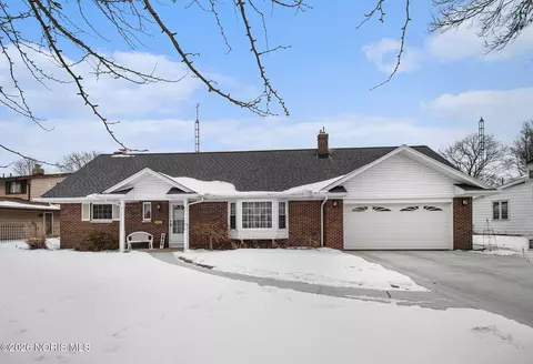2925 Capri Dr, Toledo, OH 43611