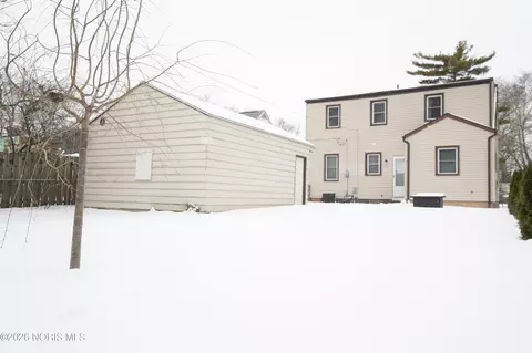 Exterior - 540 Clifton Blvd, Toledo, OH 43607 photo 8 of 10