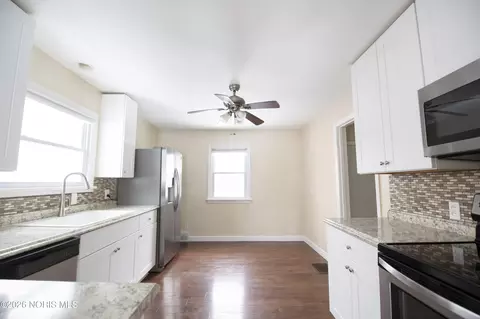 Kitchen - 540 Clifton Blvd, Toledo, OH 43607 photo 1 of 8