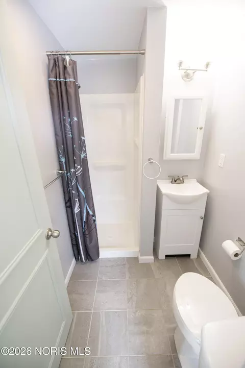 Bath - 540 Clifton Blvd, Toledo, OH 43607 photo 7 of 7