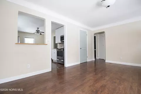 Living - 540 Clifton Blvd, Toledo, OH 43607 photo 4 of 6