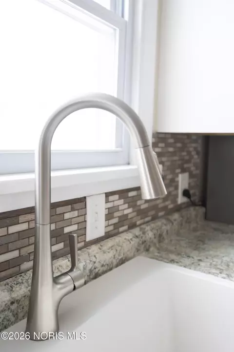 Kitchen - 540 Clifton Blvd, Toledo, OH 43607 photo 6 of 8