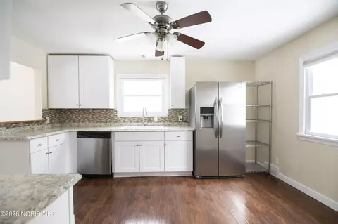 Kitchen - 540 Clifton Blvd, Toledo, OH 43607 photo 3 of 8