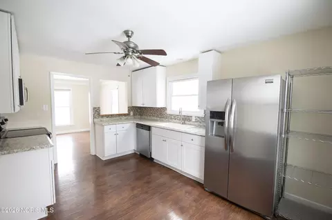 Kitchen - 540 Clifton Blvd, Toledo, OH 43607 photo 4 of 8