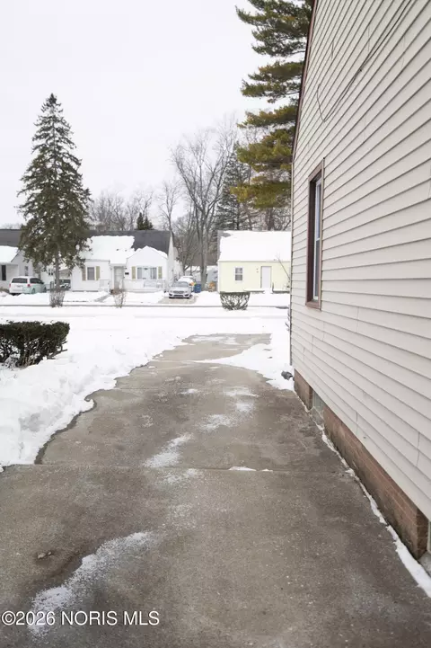 Exterior - 540 Clifton Blvd, Toledo, OH 43607 photo 5 of 10