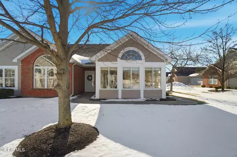 7746 Greenville Xing, Waterville, OH 43566