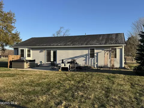 902 E Church St, West Unity, OH 43570 photo 3