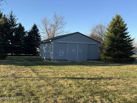 902 E Church St, West Unity, OH 43570 photo 5