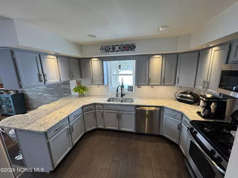 902 E Church St, West Unity, OH 43570 photo 16