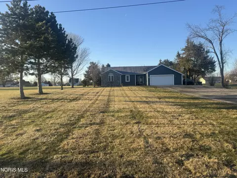 902 E Church St, West Unity, OH 43570
