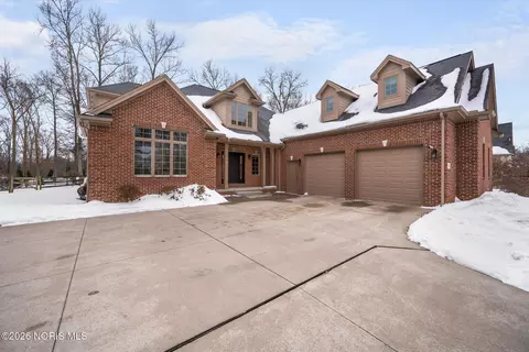 7883 Enchanted Cir, Monclova, OH 43542