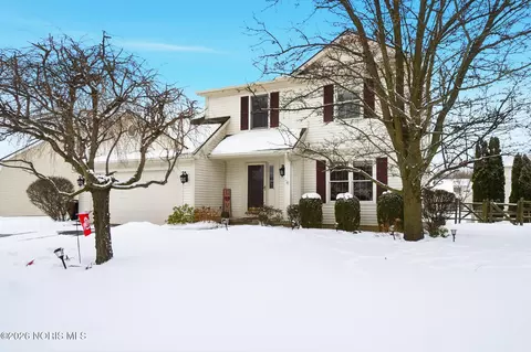 1435 Indian Creek Dr, Perrysburg, OH 43551