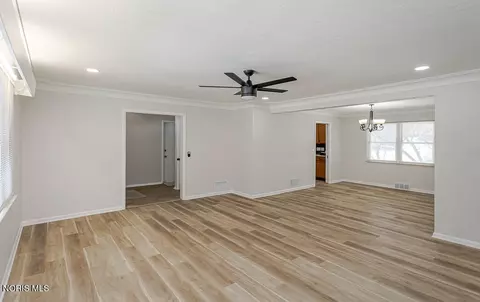 Living - 1021 Richards Rd, Toledo, OH 43607 photo 5 of 6