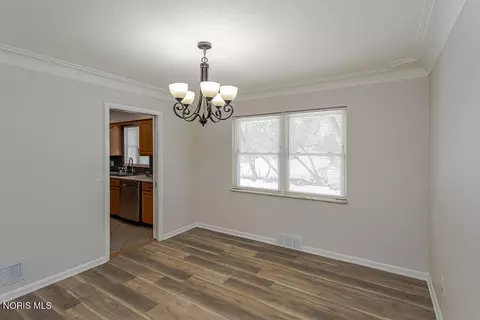 Dining - 1021 Richards Rd, Toledo, OH 43607 photo 3 of 3