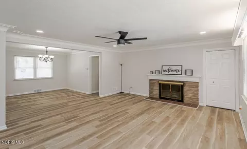Living - 1021 Richards Rd, Toledo, OH 43607 photo 1 of 6