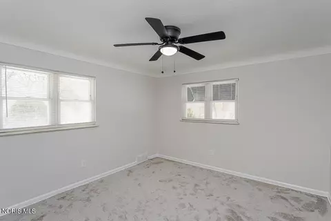Bedroom - 1021 Richards Rd, Toledo, OH 43607 photo 4 of 6