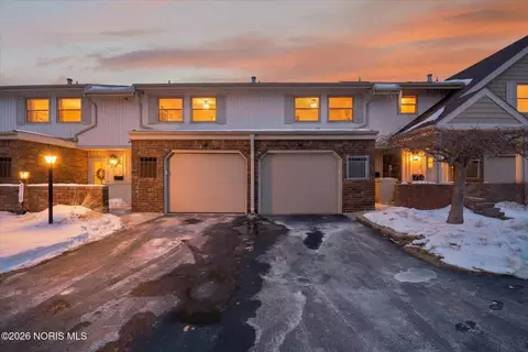 6818 Fenwyck Rd #6, Maumee, OH 43537