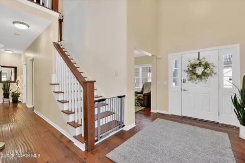Entry Way - 1171 Apache Dr, Wauseon, OH 43567 photo 1 of 11