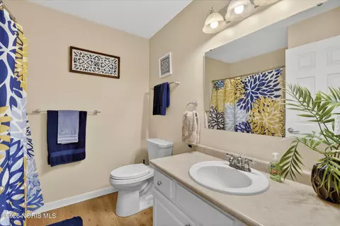 Bath - 1171 Apache Dr, Wauseon, OH 43567 photo 5 of 5