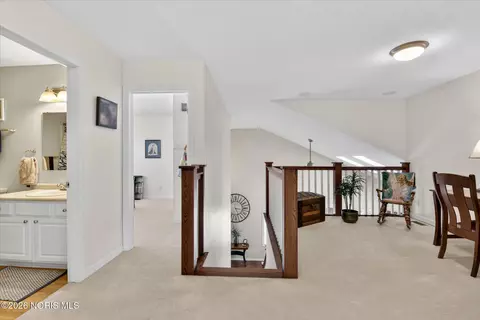 Entry Way - 1171 Apache Dr, Wauseon, OH 43567 photo 8 of 11