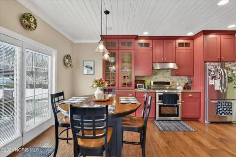 Kitchen - 1171 Apache Dr, Wauseon, OH 43567 photo 2 of 5