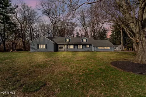 4906 Pine Ridge Rd, Toledo, OH 43615