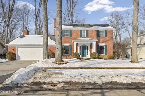 6928 Williamsburg Dr, Sylvania, OH 43560