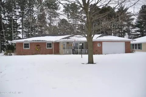 1533 Greenfield Ct, Fremont, OH 43420