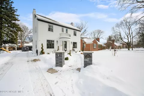 2410 Drummond Rd, Toledo, OH 43606