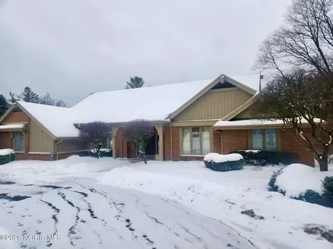 4541 Farmington Rd, Toledo, OH 43623