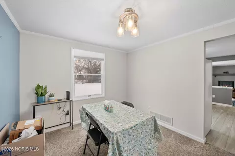 Dining - 3906 Farmbrook Dr, Sylvania, OH 43560 photo 2 of 3