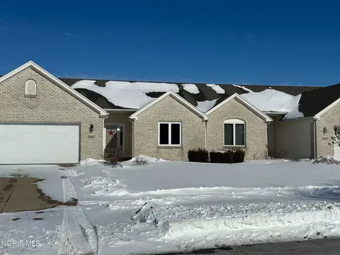 4417 Clearwater Dr, Maumee, OH 43537
