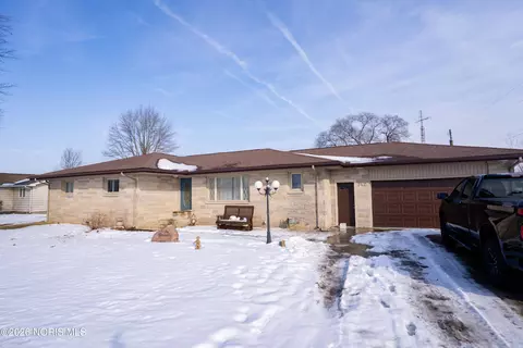 Exterior - 742 E Perry St, Paulding, OH 45879 photo 3 of 8
