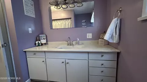 Bath - 742 E Perry St, Paulding, OH 45879 photo 3 of 6
