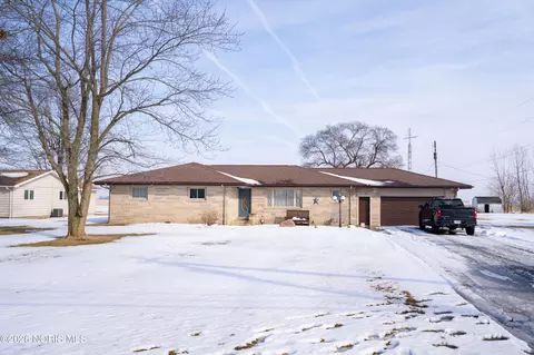 Exterior - 742 E Perry St, Paulding, OH 45879 photo 2 of 8