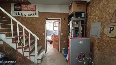 Entry Way - 742 E Perry St, Paulding, OH 45879 photo 3 of 3