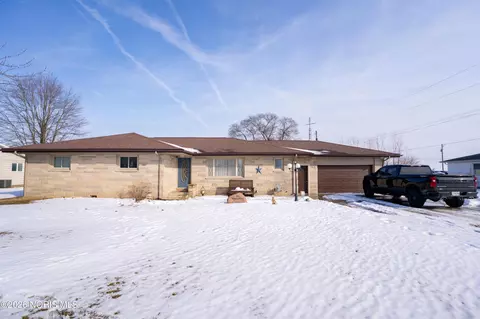 742 E Perry St, Paulding, OH 45879