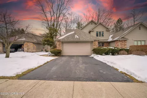 6753 Carrie Pine Ln, Toledo, OH 43617