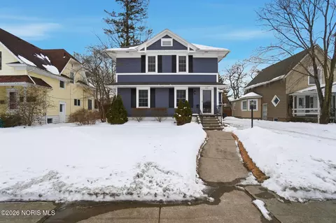 233 N Main St, Swanton, OH 43558