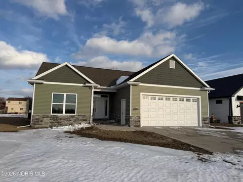 3095 E Plaza Blvd, Northwood, OH 43619