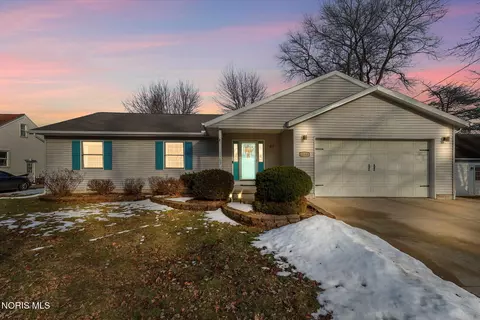 1163 Clark St, Holland, OH 43528