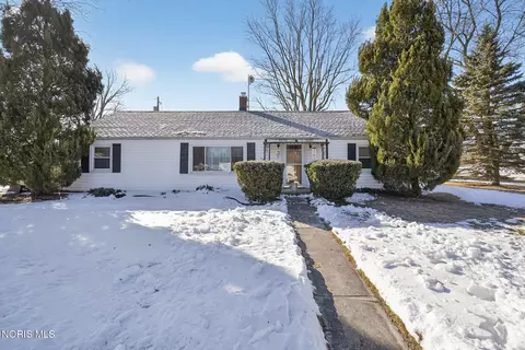 145 W Bryant St, Wayne, OH 43466