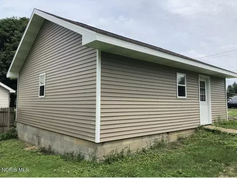 15 Jackson St, Monroeville, OH 44847 photo 3